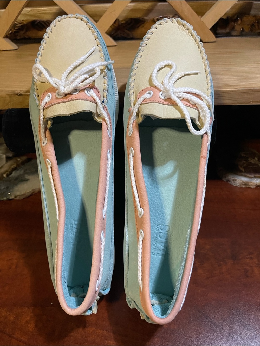 NIB W Sz 10M G.H. Bass & Co Pastel Leather Upper Moccasin Style 1301 /Traction